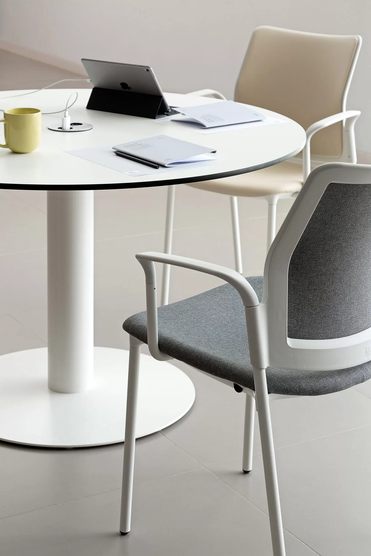 sillas-colectividades-urban-plus-gallery-2-bda578cb.webp